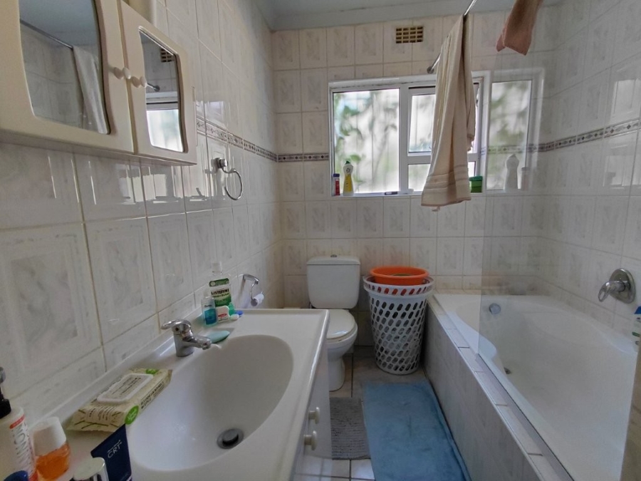 5 Bedroom Property for Sale in Penhill Western Cape